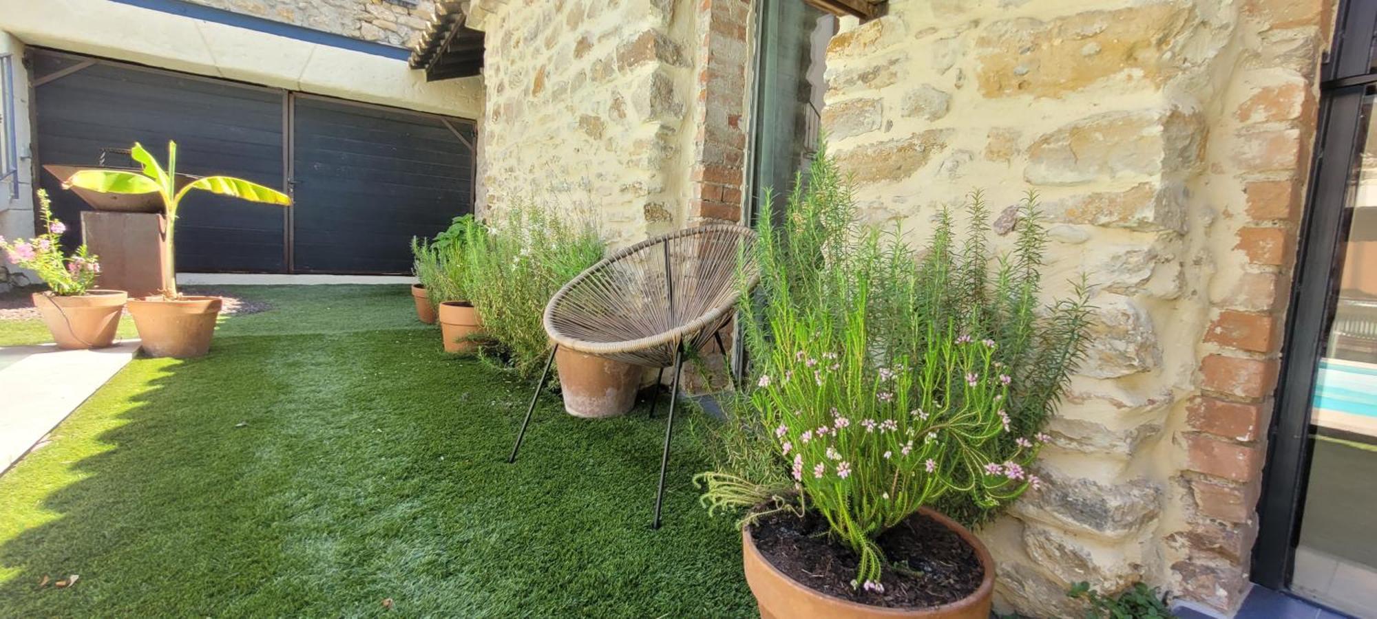Les Batisses Du Chataignier Holiday home *